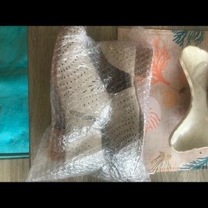 White designed flats